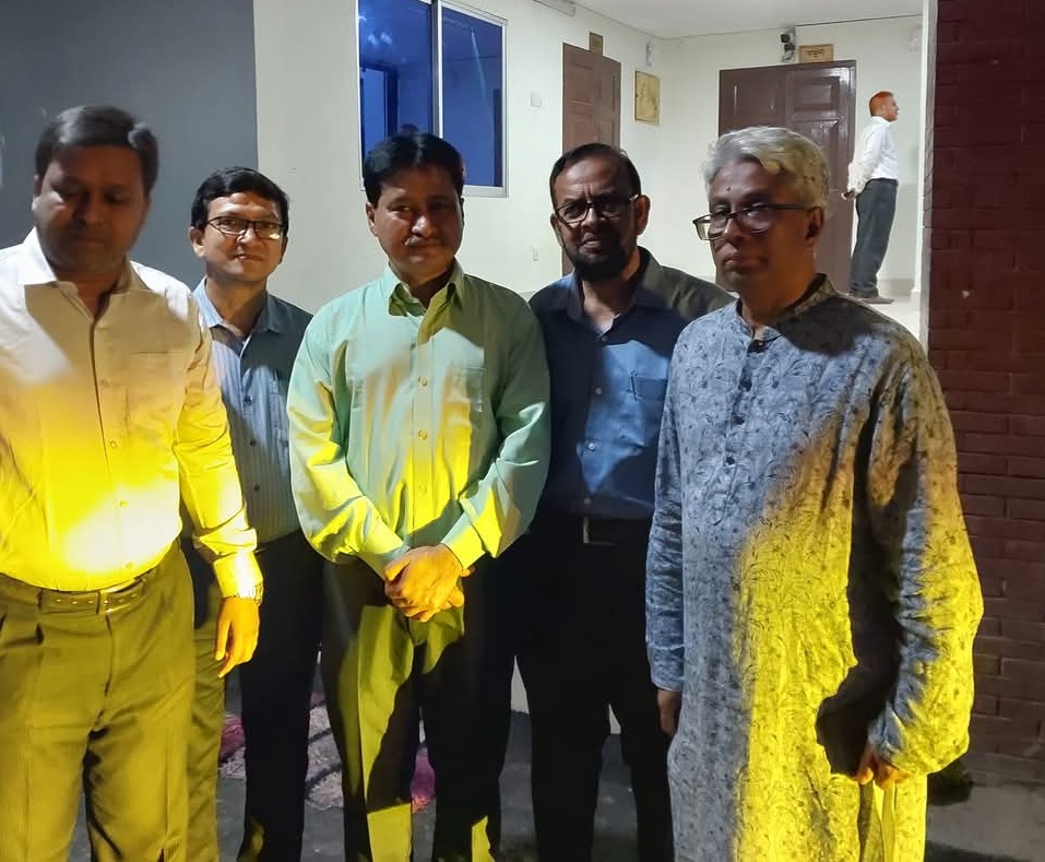 পরিচালক,মাধ্যমিক ও উচ্চ শিক্ষা অধিদপ্তর ঢাকা মহোদয়ের সাথে বগুড়া সার্কিট হাউজে শিক্ষকমব্ডলীর সাক্ষাত